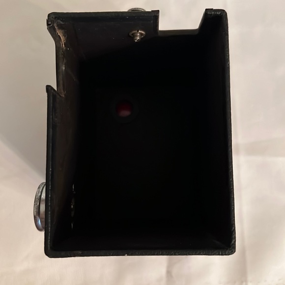 Vintage Kodak Target Brownie Six-20 Camera - Picture 6 of 9